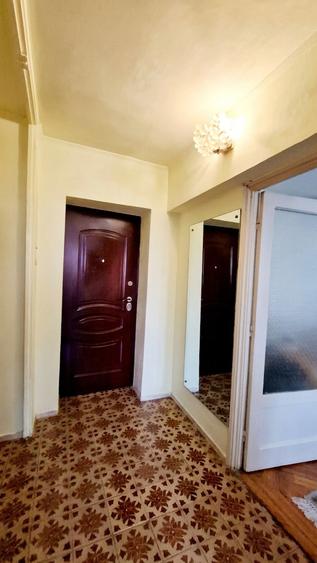 Apartament cu 2 camere semidecomandat, mobilat în P-ța Muncii