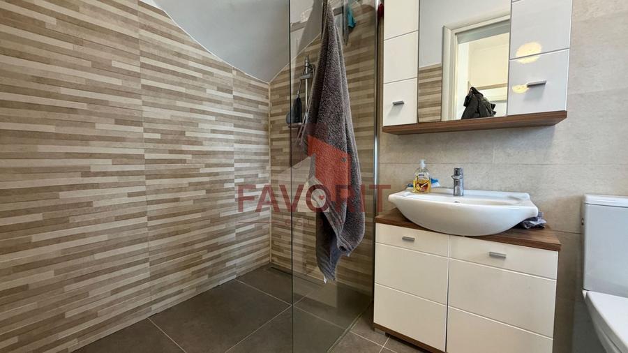 Duplex cu 3 camere cu Canalizare în Moșnița Nouă