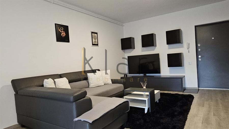 Apartament cu 3 camere semidecomandat, mobilat în Bună Ziua