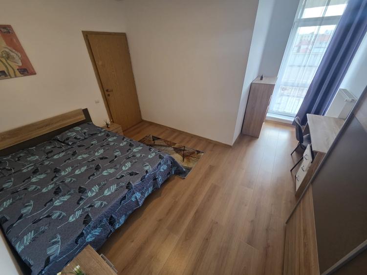 Apartament cu 4 camere semidecomandat în Central