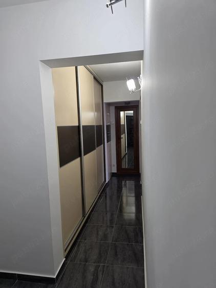 Apartament cu 3 camere decomandat în E3