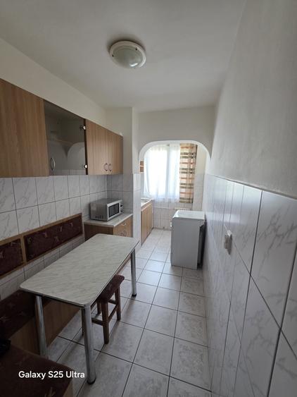 Garsonieră decomandată în Rogerius