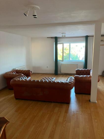 Apartament cu 3 camere decomandat în Vitan