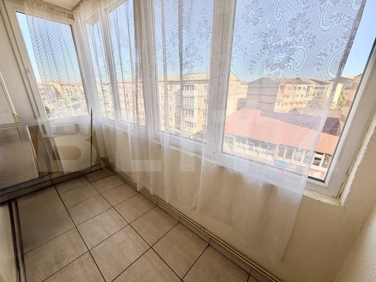 Apartament cu 3 camere decomandat, mobilat în Cetate