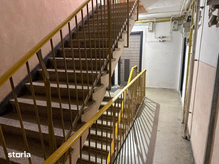 Vanzare apartament 4 camere, modificat, Targoviste, micro 9, et.1 - 13