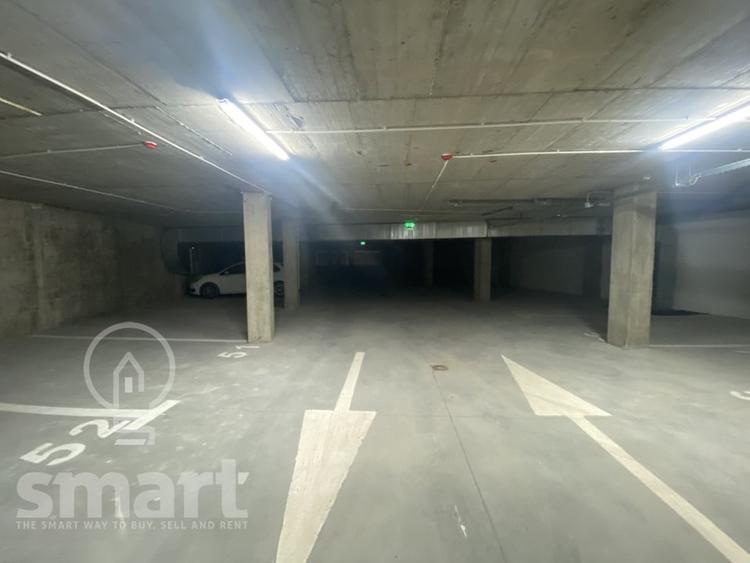 Apartament cu 3 camere semidecomandat în Florești