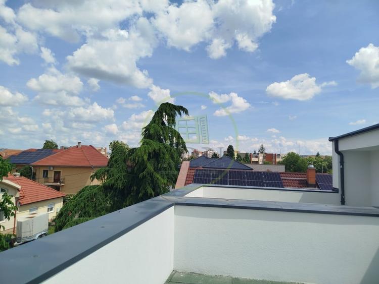 Duplex cu 10 camere cu Canalizare în Cantemir