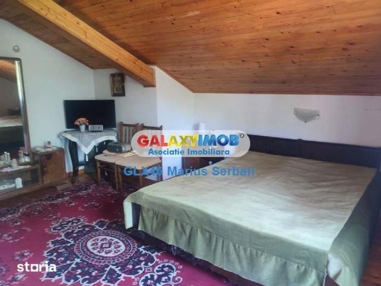 Casă cu 5 camere cu Teren 3657 Mp în Valea