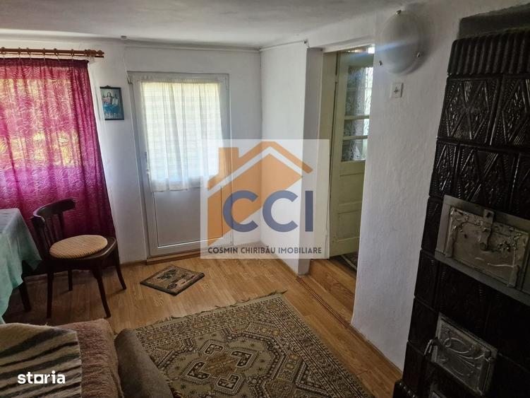 Casă cu 4 camere cu Teren 10426 Mp în Central