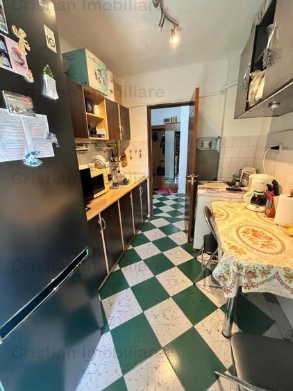 Apartament cu 2 camere decomandat în Apollo