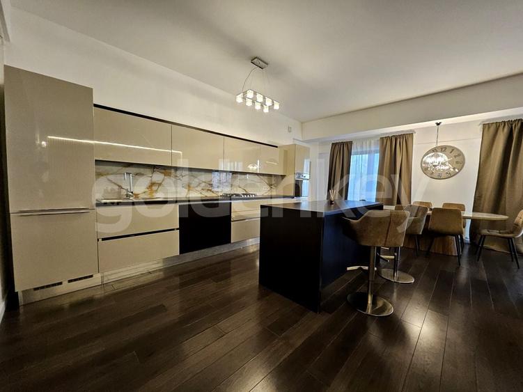 Apartament cu 4 camere decomandat, mobilat în Herăstrău