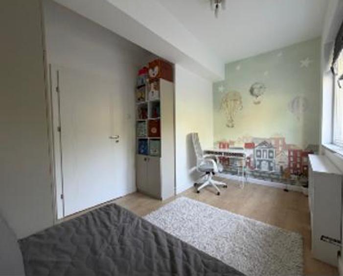 Apartament cu 3 camere semidecomandat în Unirii