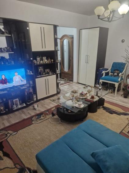 Apartament cu 2 camere semidecomandat în Micro 3