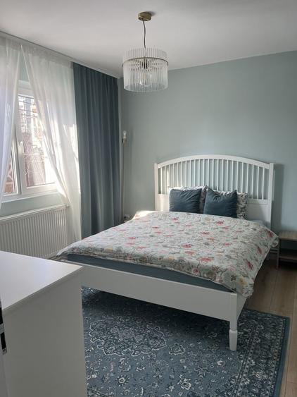 Casă cu 4 camere decomandat în Central