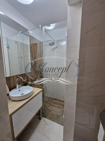 Apartament cu 5 camere decomandat, mobilat în Plopilor