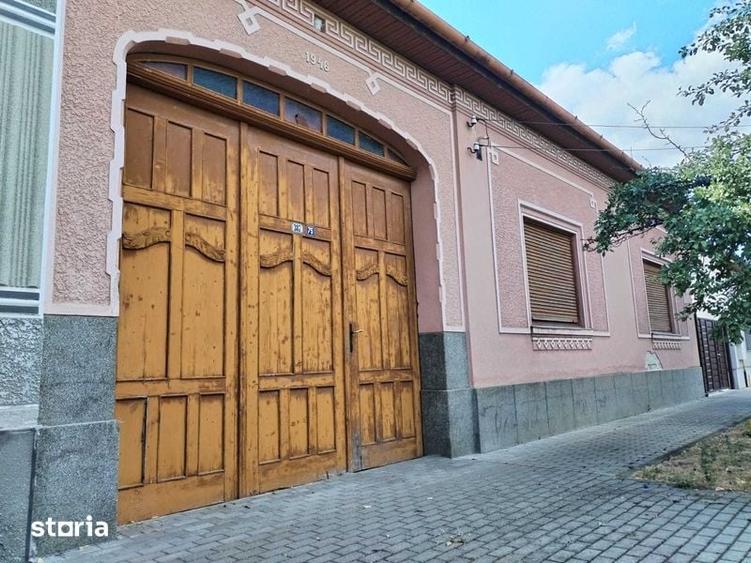 Casă cu 2 camere cu Teren 800 Mp în Central