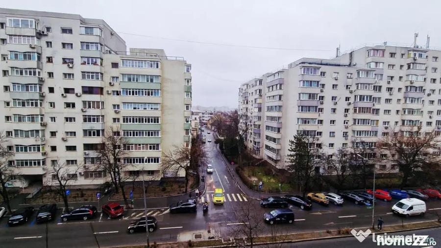 Garsonieră decomandată în Kiseleff