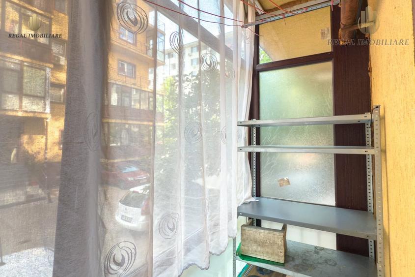 Garsonieră decomandată, mobilată în Roșu