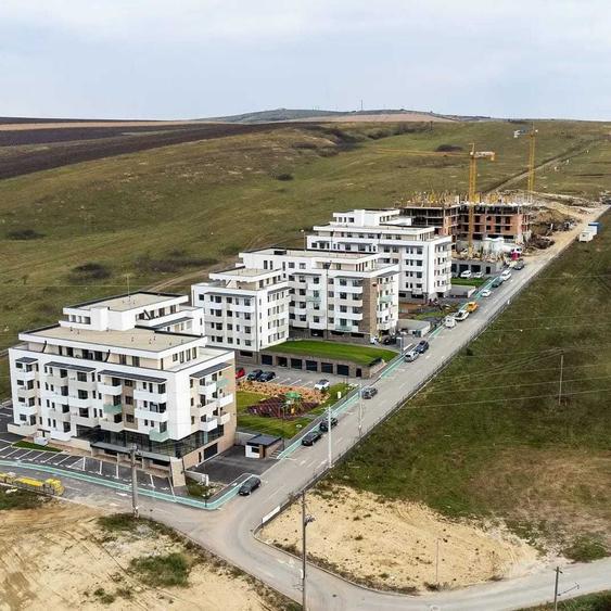 Apartament cu 3 camere semidecomandat în Apahida