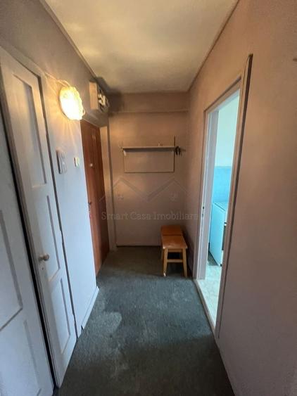 Apartament cu 2 camere semidecomandat în Podu Roș