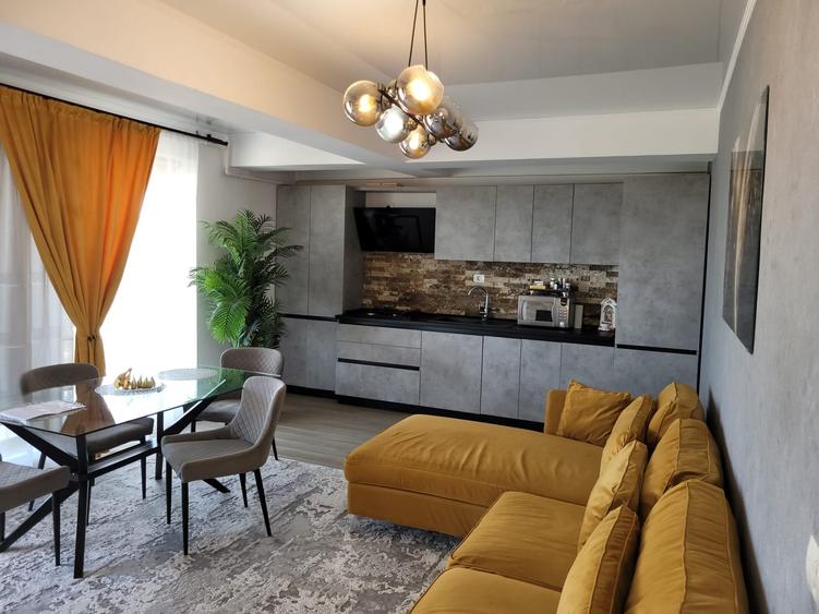 Apartament cu 3 camere decomandat, mobilat în Năvodari