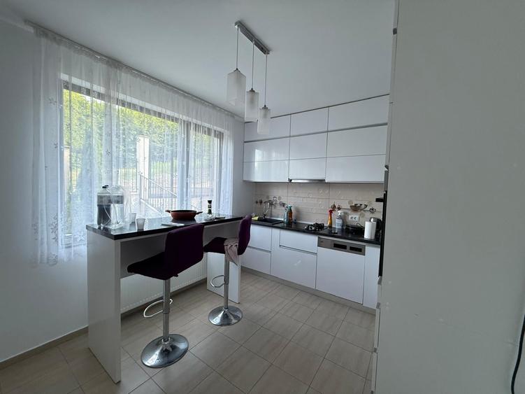 Duplex cu 4 camere cu Canalizare în Popas Păcurari