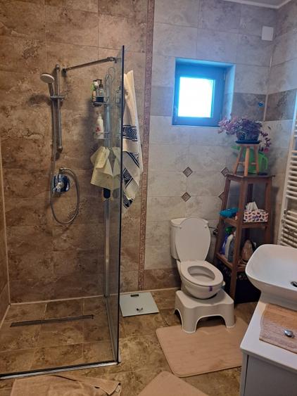 Casă individuală cu 4 camere cu Canalizare în Lelești