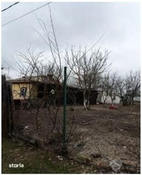 Casă cu 3 camere cu Teren 1925 Mp în Ghimpați