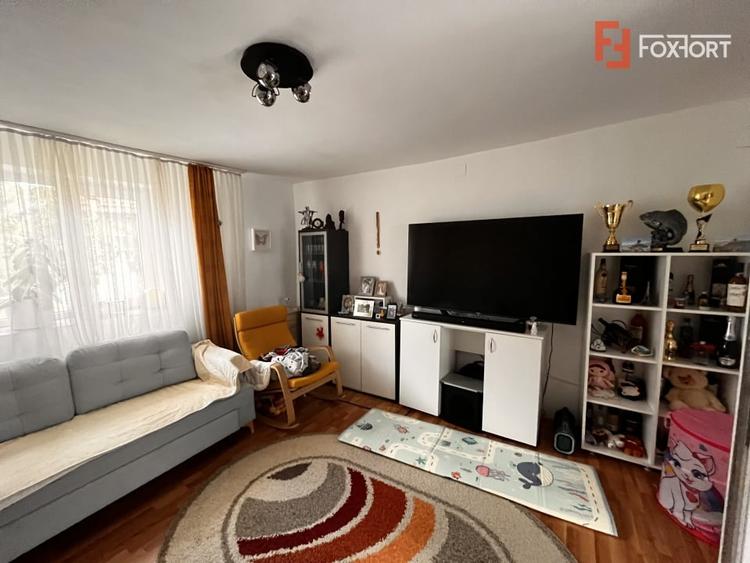 Casă individuală cu 3 camere cu Teren 1094 Mp în Izvin