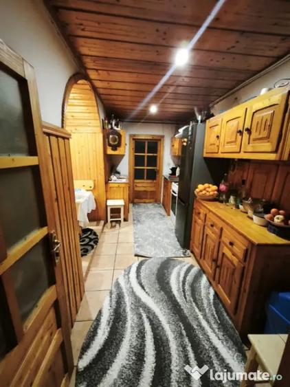 Casă cu 3 camere cu Teren 900 Mp în Central