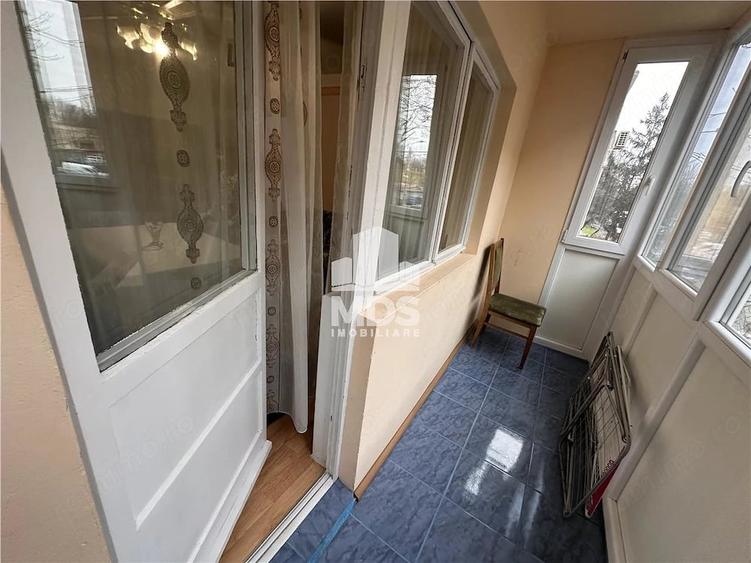 Apartament cu 3 camere semidecomandat în Lipovei