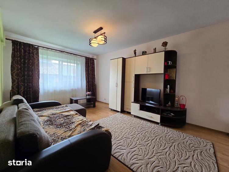 Apartament cu 3 camere decomandat în Frumoasa