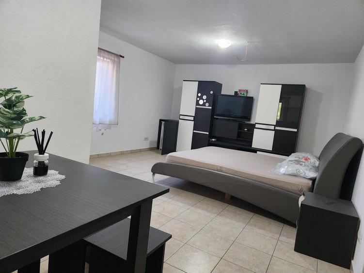 Casă cu 4 camere în Lumina