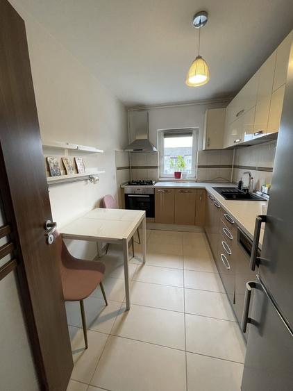 Apartament cu 3 camere decomandat în Lipovei