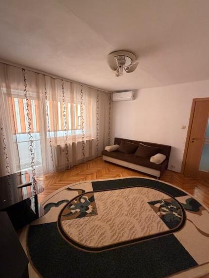Apartament cu 2 camere semidecomandat, mobilat în Micălaca