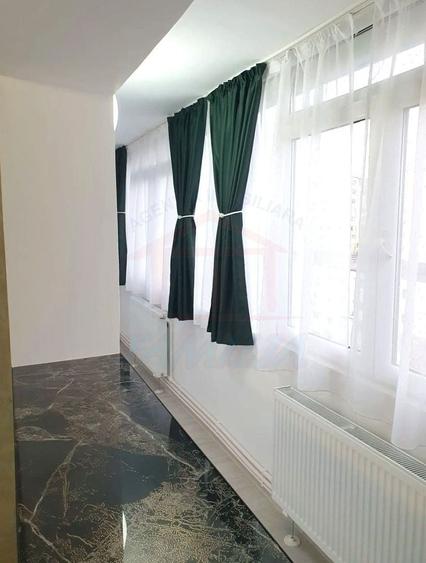 Apartament cu 2 camere semidecomandat în Micro 21