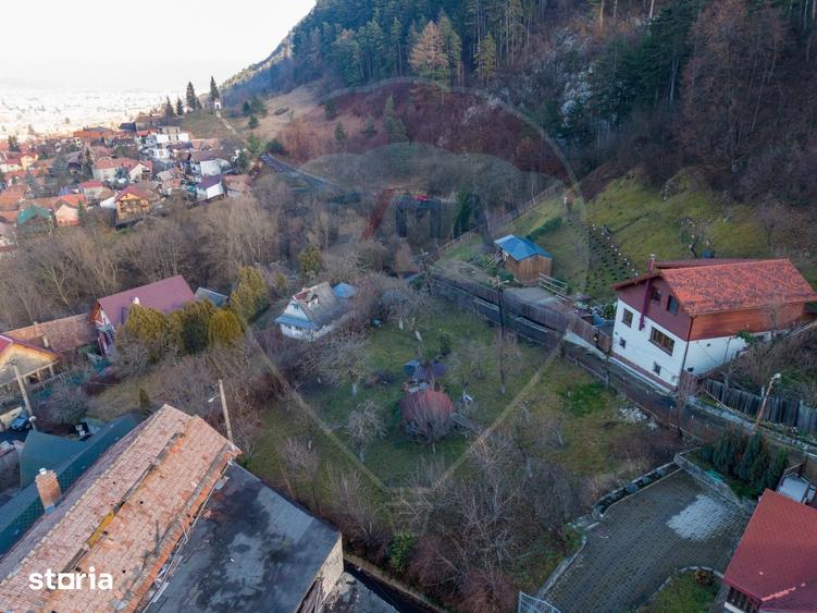 Casă cu 3 camere cu Teren 1498 Mp în Schei