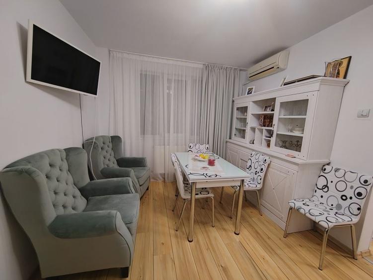 Apartament cu 2 camere semidecomandat, mobilat în Micro 19