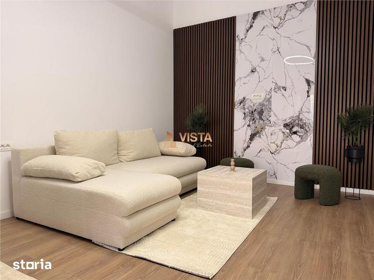 Apartament cu 3 camere decomandat în Tractorul