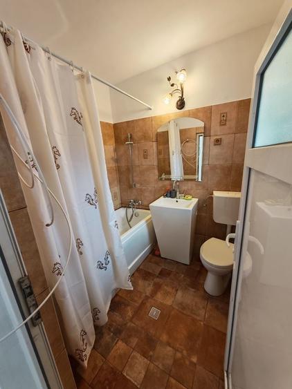 Casă cu 3 camere cu Teren 100 Mp în Exterior Vest