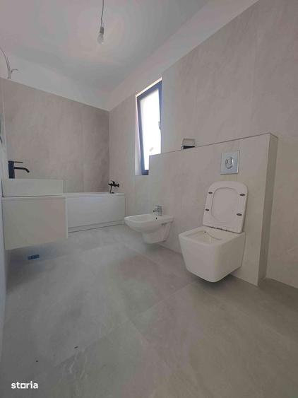 Casă cu 4 camere cu Teren 230 Mp în Drumul Taberei