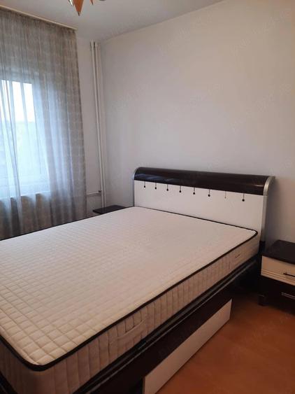 Apartament cu 3 camere decomandat în Malu Roșu