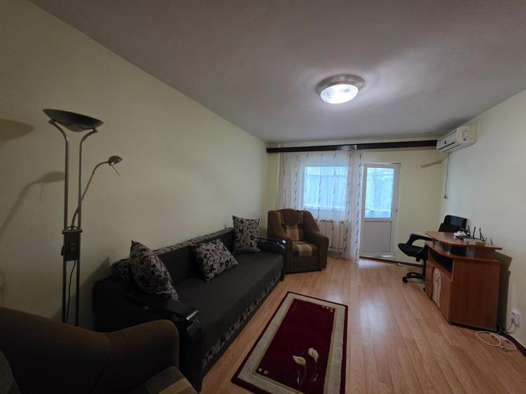 Apartament cu 2 camere decomandat în Lacul Tei