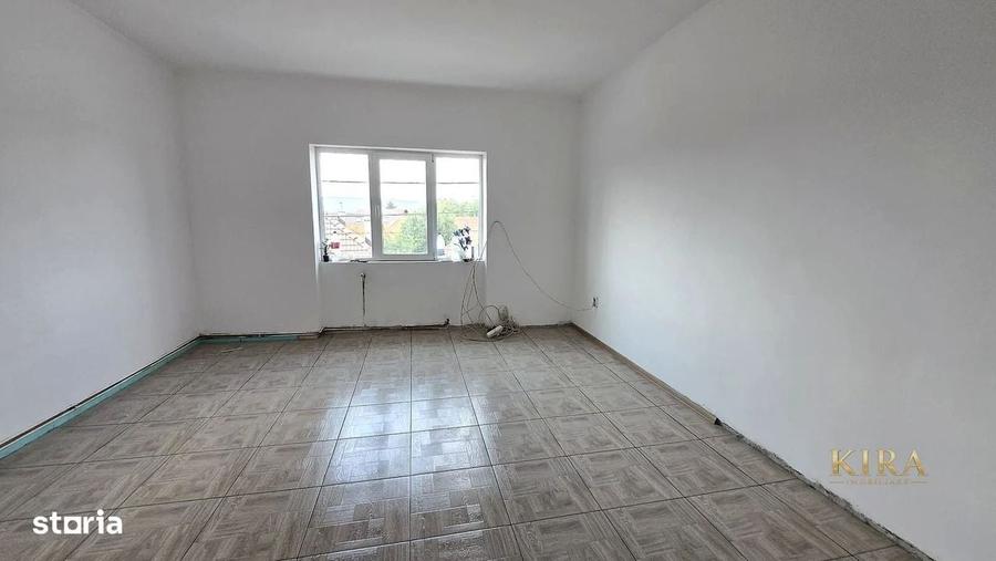 Casă cu 4 camere decomandat cu Teren 700 Mp în Central