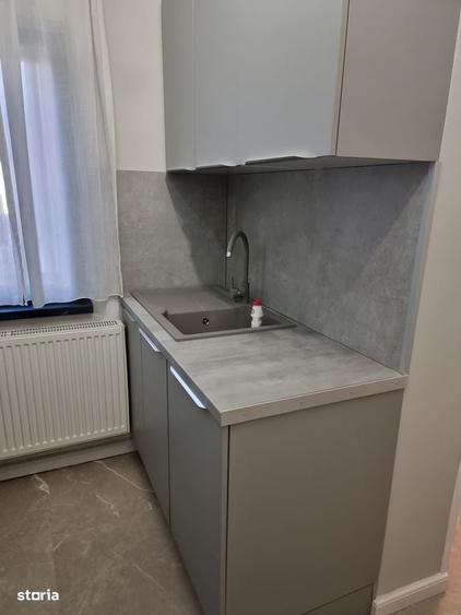Casă cu 4 camere cu Teren 50 Mp în Obor