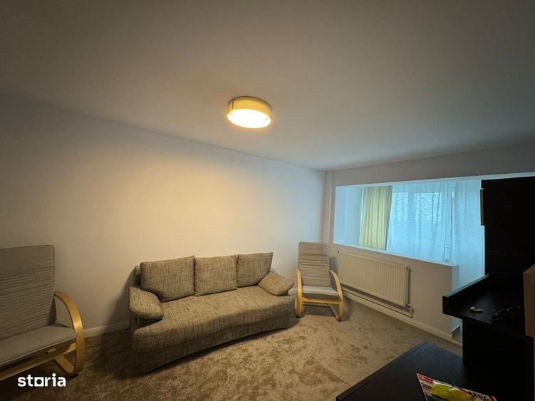 Apartament cu 3 camere decomandat în Podu Roș
