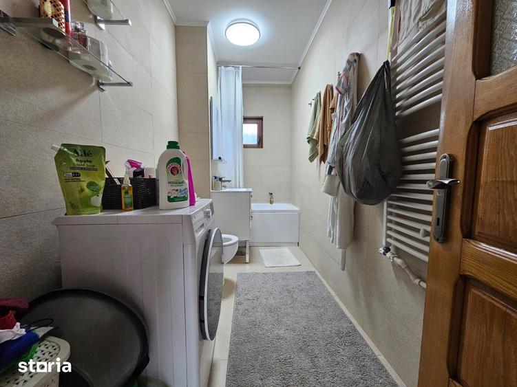 Casă cu Teren 1176 Mp în Central