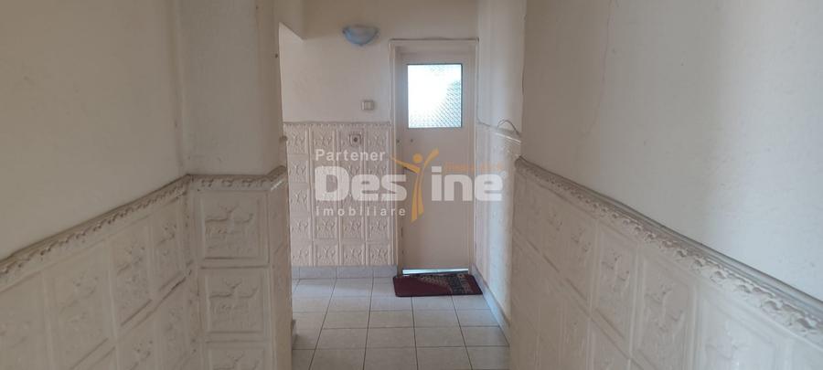 APARTAMENT CU 3 CAMERE IN ZONA MATERNA SITUAT LA ETAJUL 3 BLOC TURN - 16