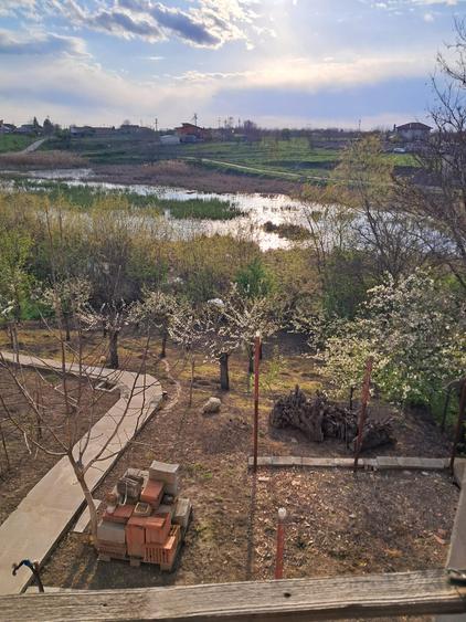 Casă individuală cu 4 camere cu Canalizare în Frumușani