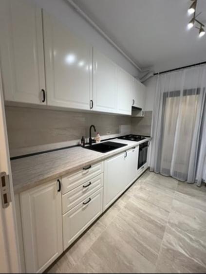 Apartament cu 2 camere decomandat în Berceni